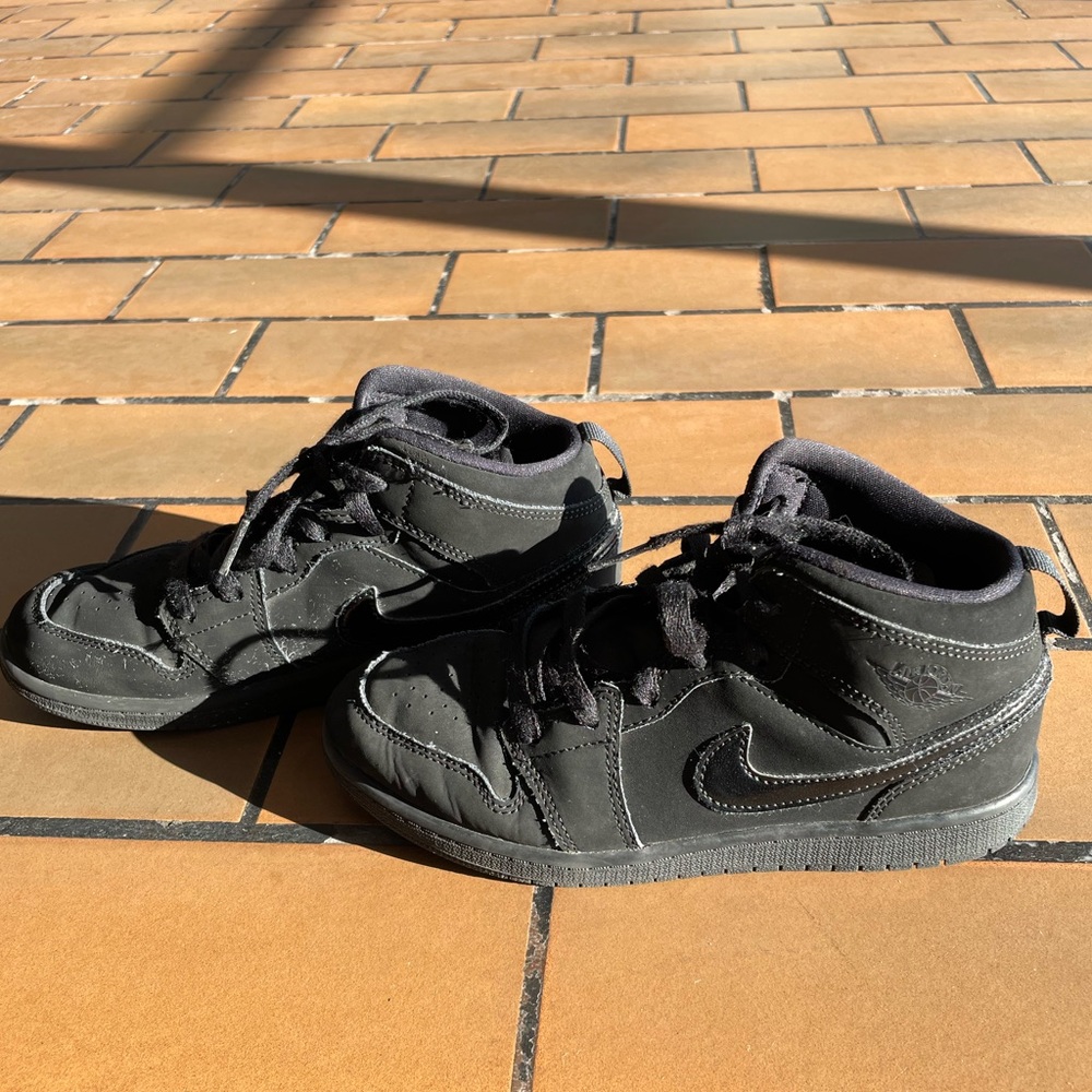 Jordan 1 black kids 3y